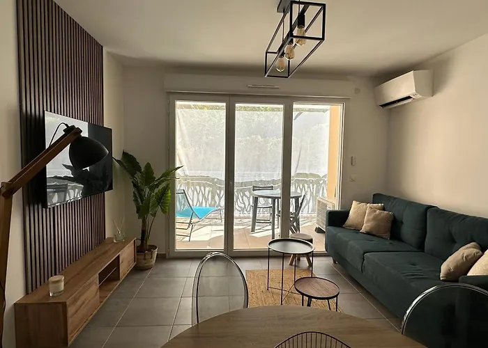 Bel Au Calme Avec Parking Apartamento *