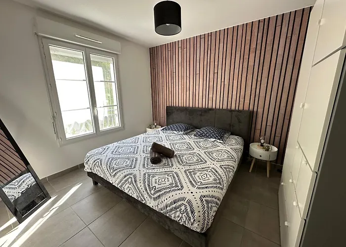 Bel Au Calme Avec Parking Apartamento Menton