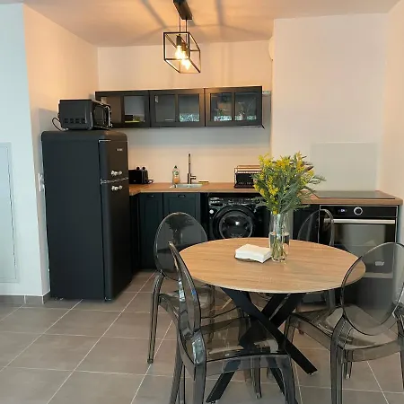 Bel Au Calme Avec Parking *