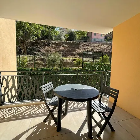 Bel Au Calme Avec Parking *