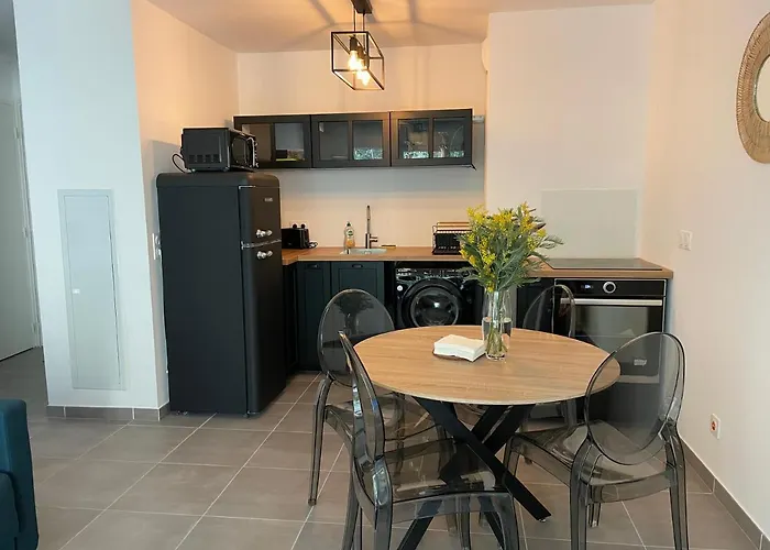 Bel Au Calme Avec Parking *