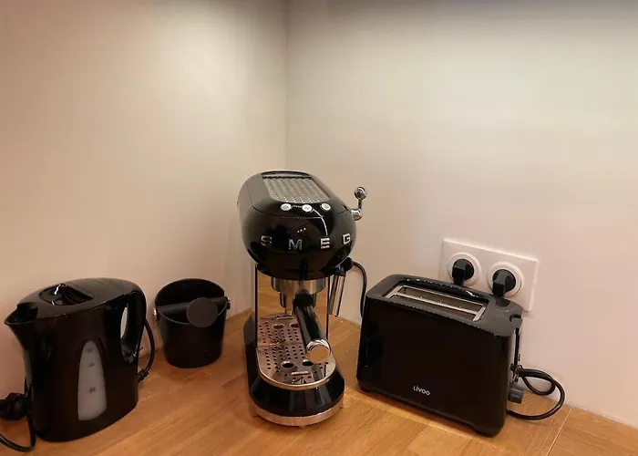 Bel Au Calme Avec Parking マントン