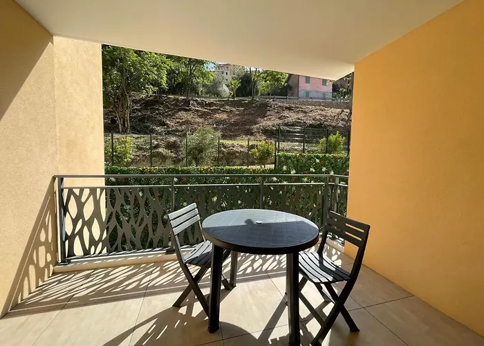 Bel Au Calme Avec Parking *