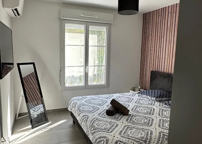 Bel Au Calme Avec Parking * マントン